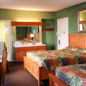 Queen Room Two Queen Beds